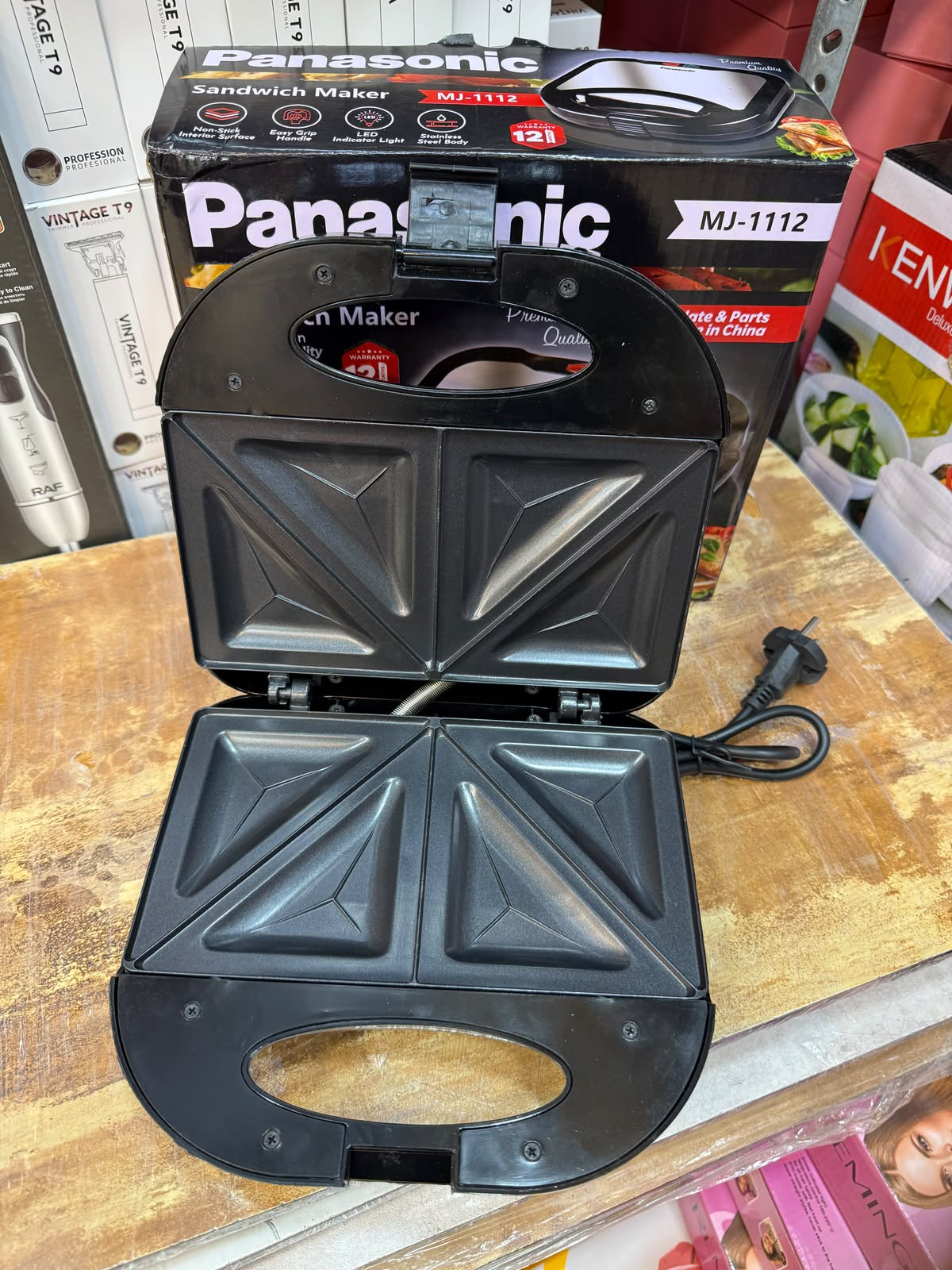 Panasonic MJ-1112 Sandwich Maker open view